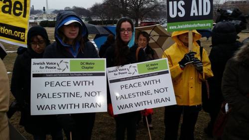 Americans protest against Benjamin Netanyahu's speech to the US Congress. 