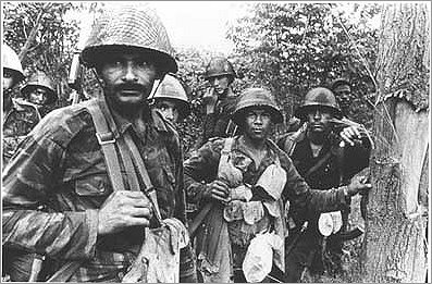 Cuban and Angolan soldiers at the front